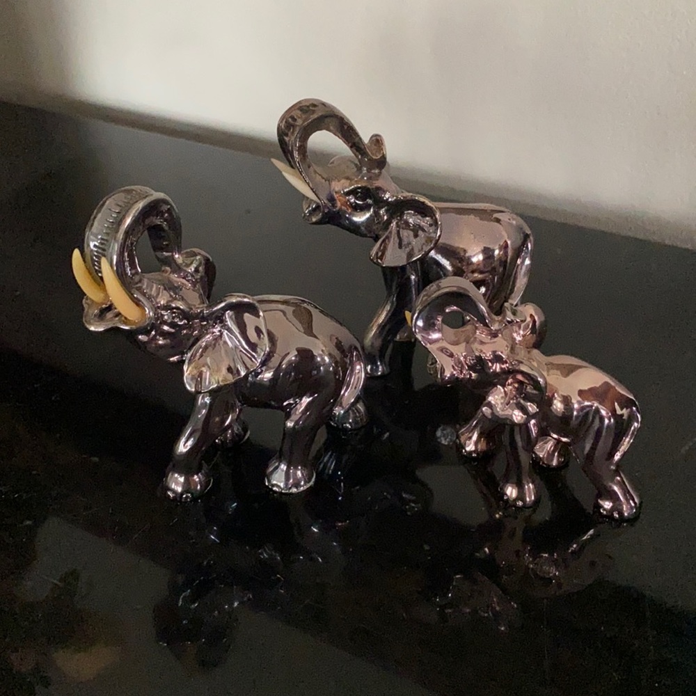 Set of 3 Elephants figurines